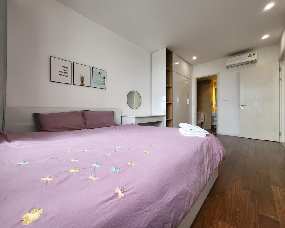 2 BR Vinhomes Dcapitale next to Charmvit Tower