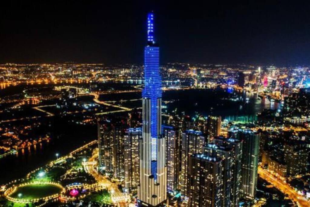 2BR Luxury SaiGon river view Landmark 81 CP Apartment