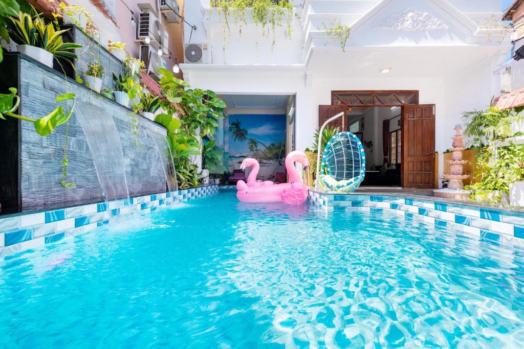 Biệt thự Hồ Bơi Hoàng My Ngay Trung Tâm Cột Cờ