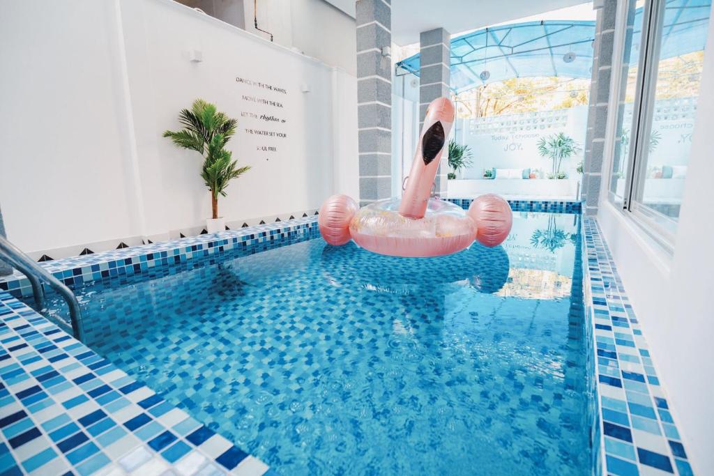 Biệt thự Hồ Bơi SUB và Phao Hồng hạc Free