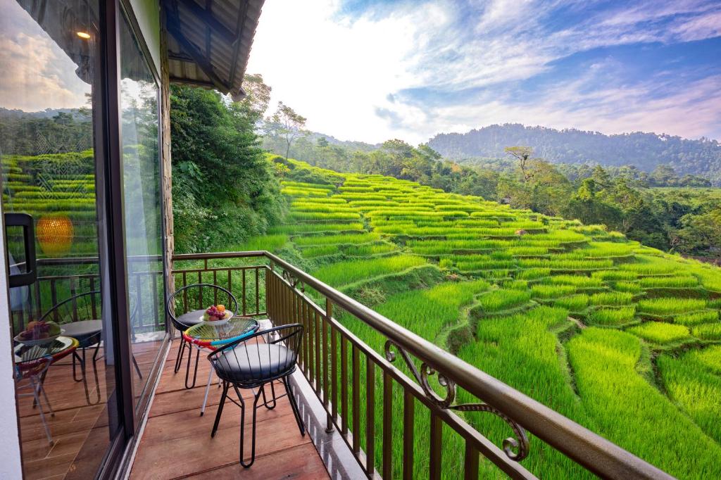 Central hills Puluong resort