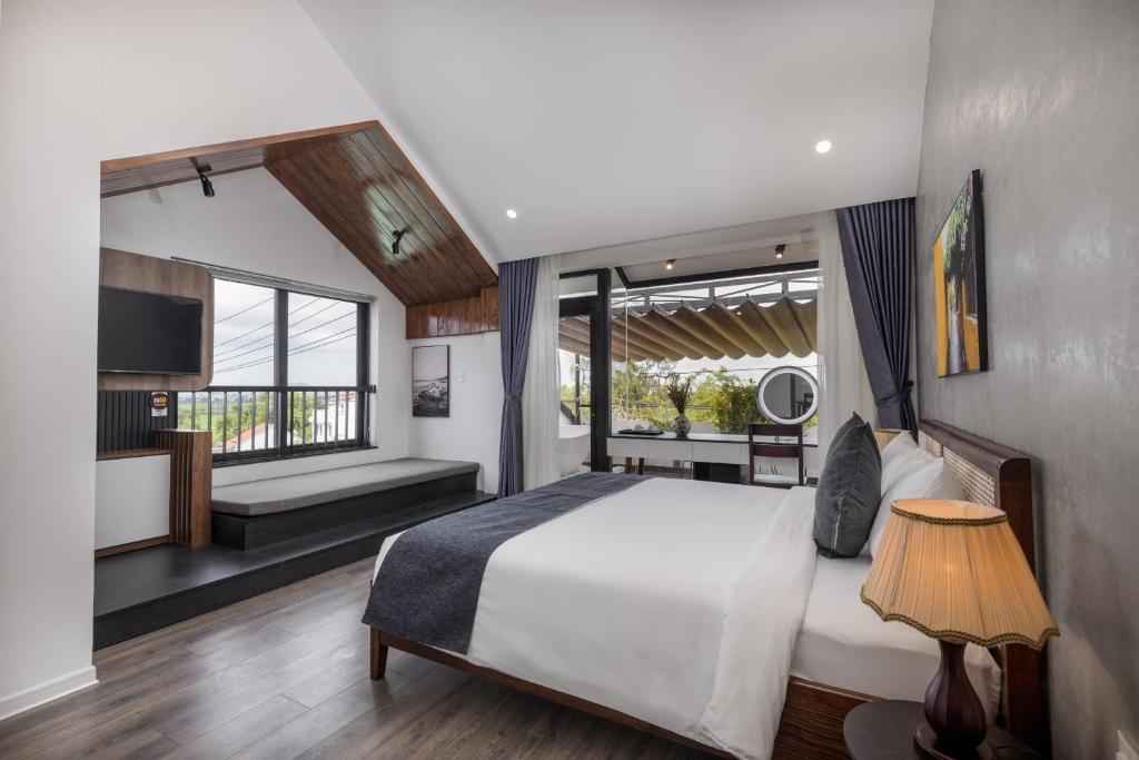 Charm Champion Villa Hoian