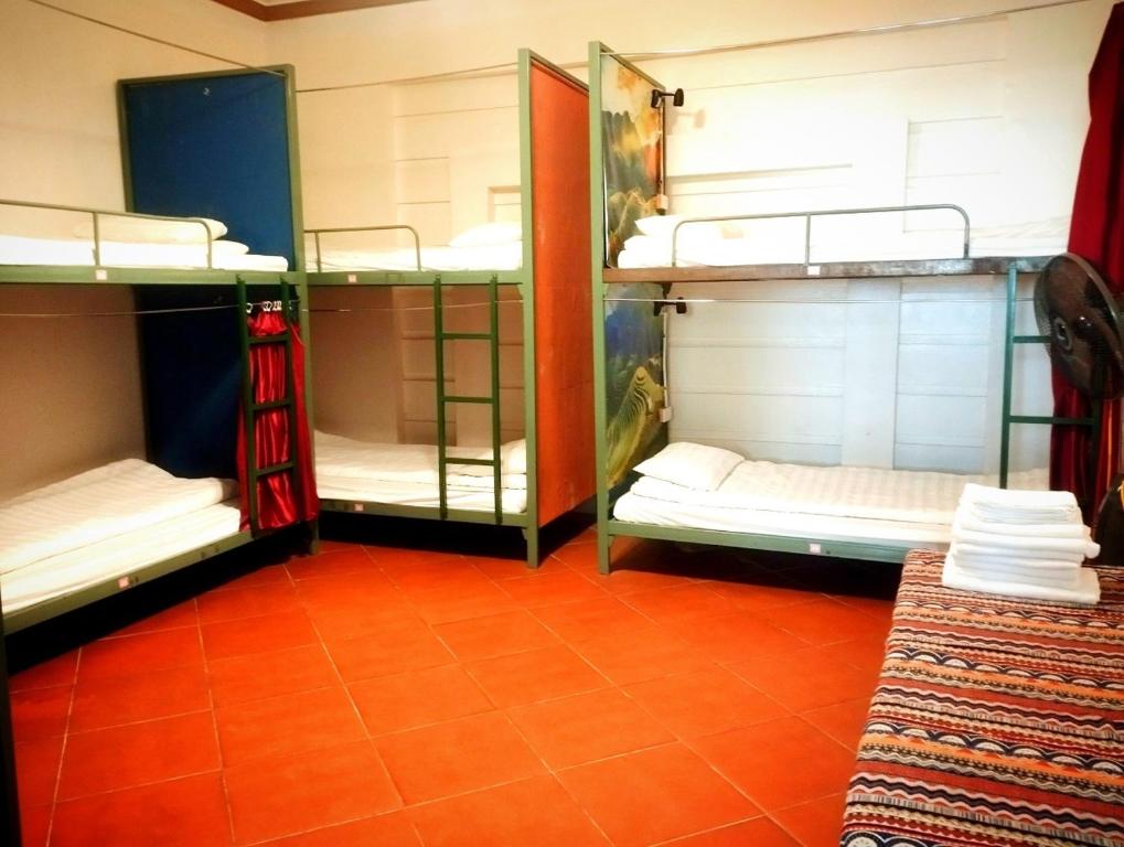 Daun Pisang Homestay & Halal Food