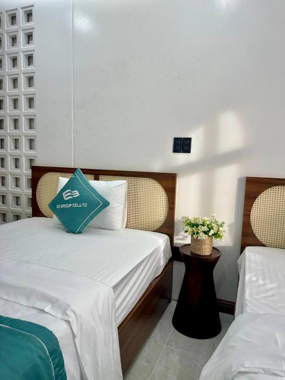 E3 Hotel