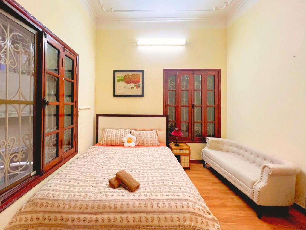 LushStay Hanoi Train Street - Abode