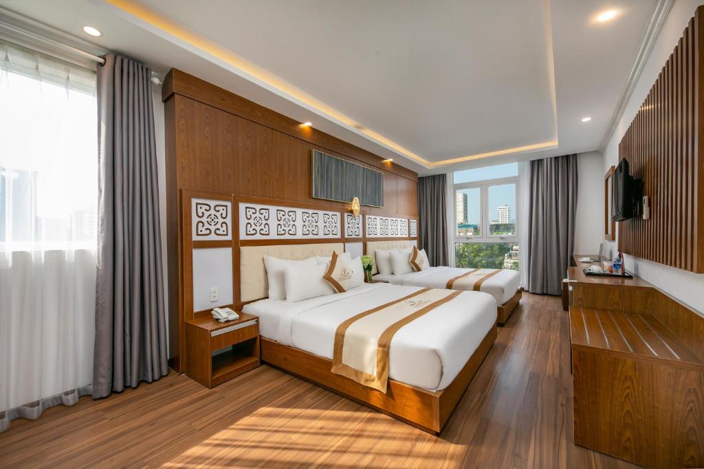 Prague Da Nang Beach Hotel