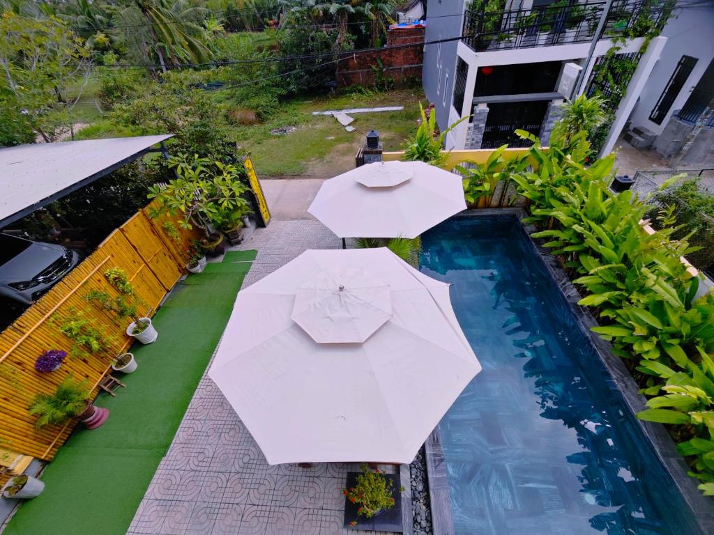 Golden Sunshine Villa