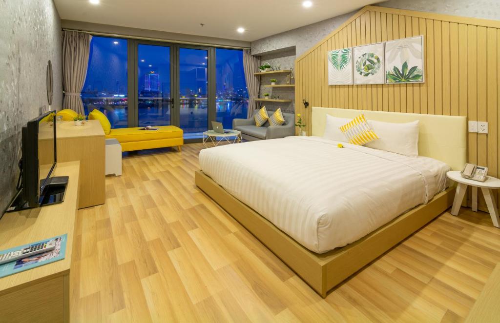 Happy Day Riverside Hotel & Spa Danang by Haviland
