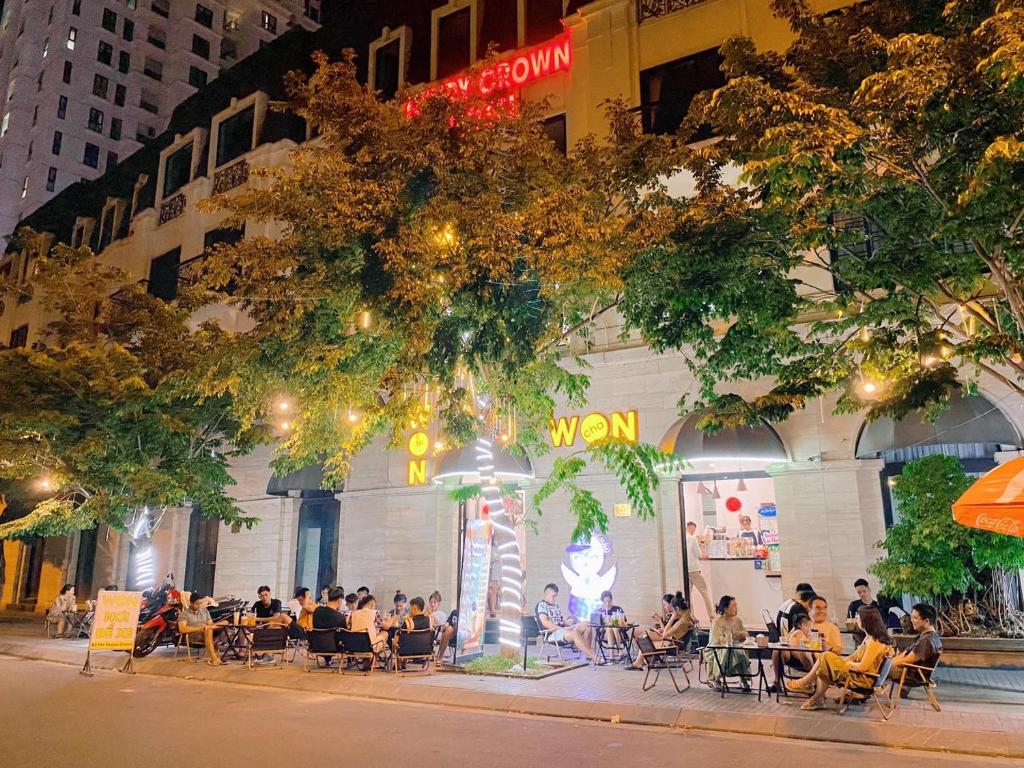 Henry Crown Hotel