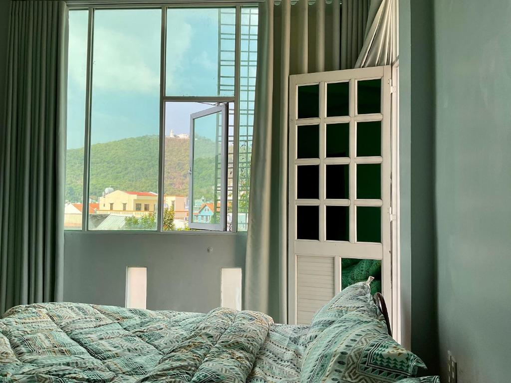 Hoàng Cầm Small Room