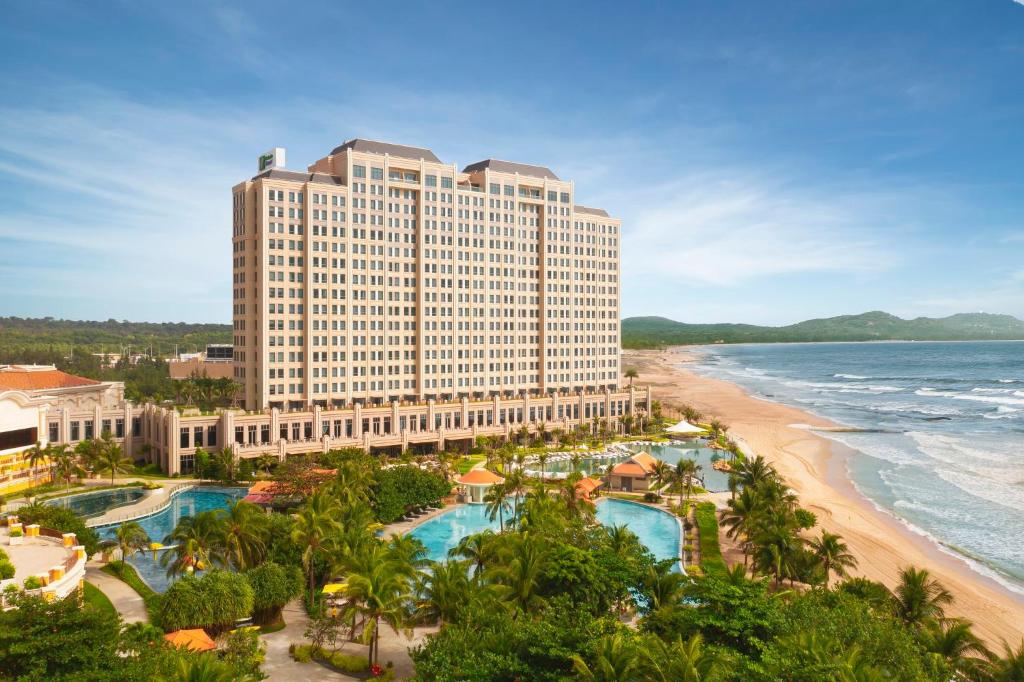Holiday Inn Resort Ho Tram Beach by IHG