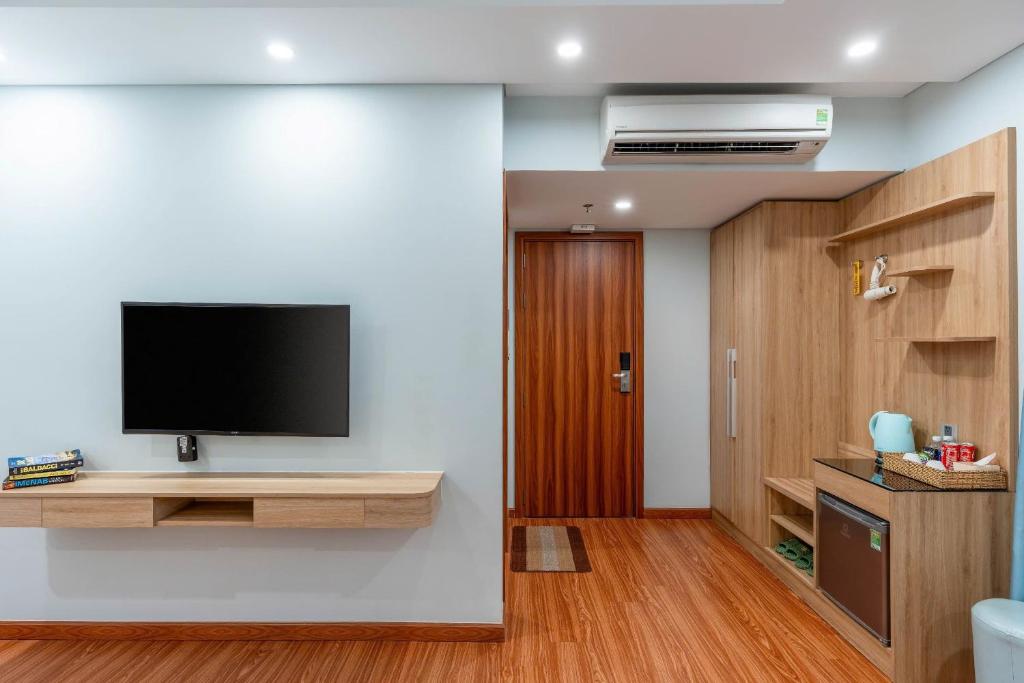Hummer Hotel & Apartment Da Nang Beach