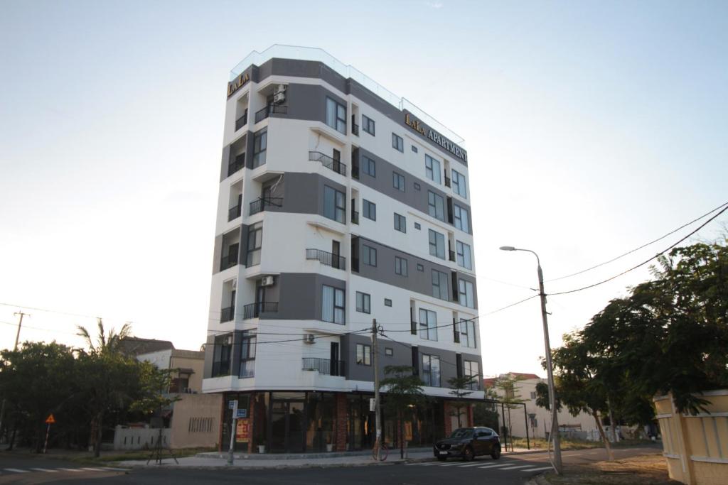 LaLa Apartment and Hotel
