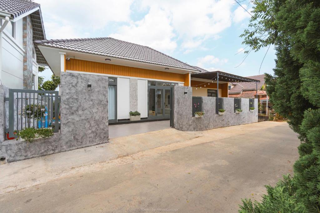 Lucia House