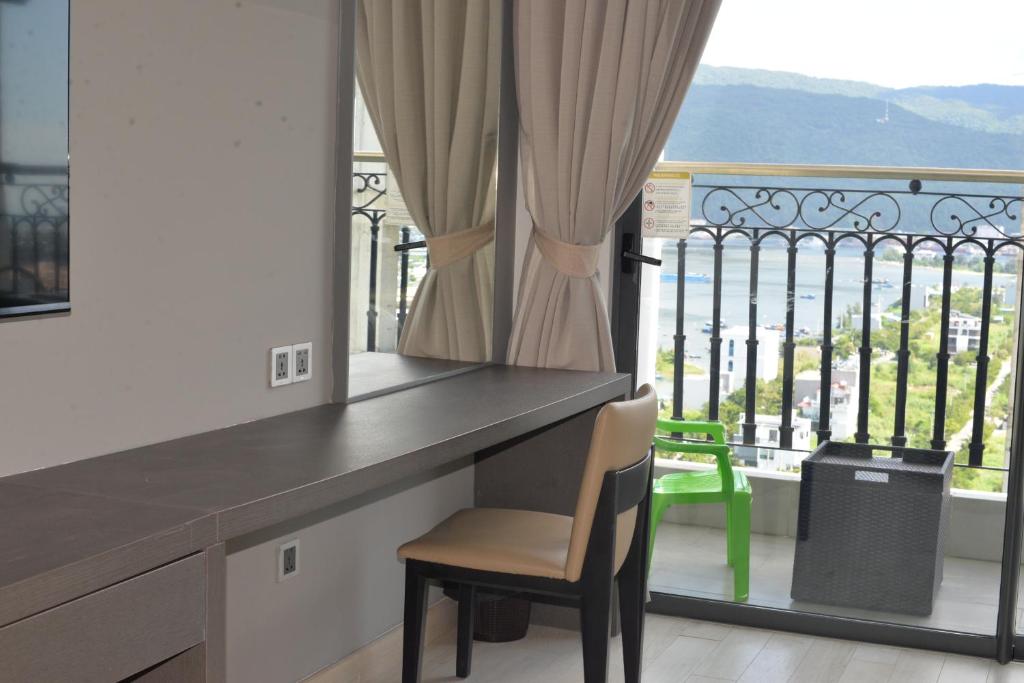 Lux Apartment Danang Golden Bay Deluxe King with Balcony and Ocean View