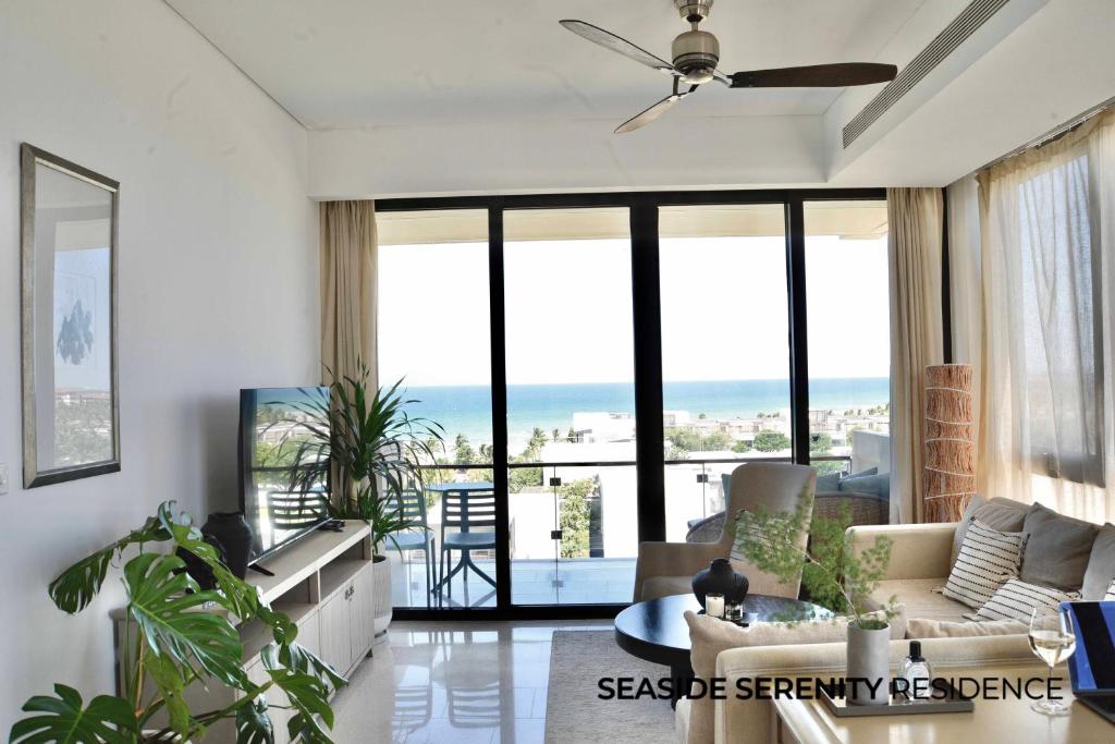 Seaside Serenity Residence - 2 BR Apartment with Beach Access