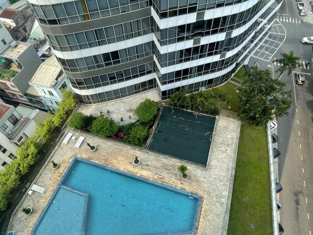 Luxury Center Riverside Apartment