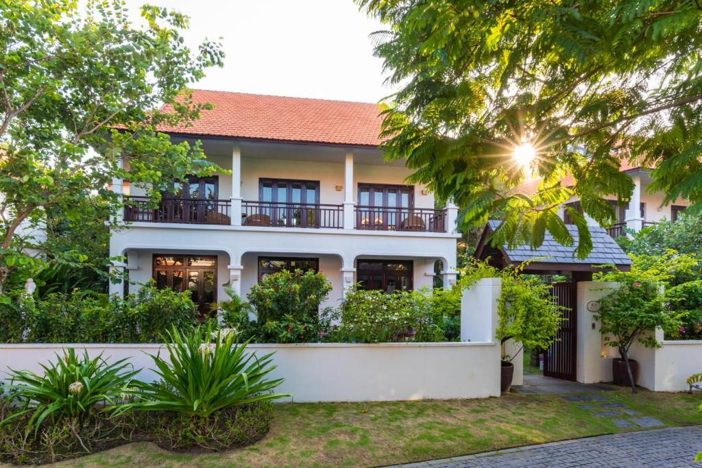 Da Nang Paradise Center My Khe Beach Resort & Spa