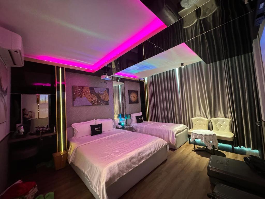 M&H Lux Hotel