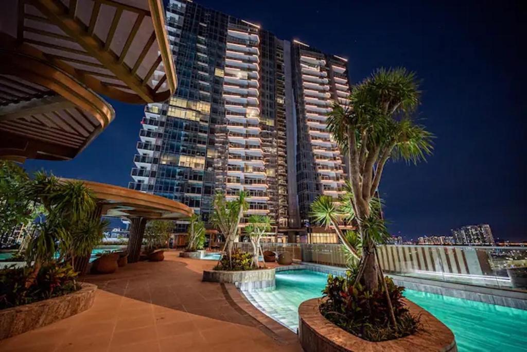 THE METROPOLE -Complex "Opera, Crest, Galleria " -Free POOL-GYM-SAUNA Room-YOGA Room