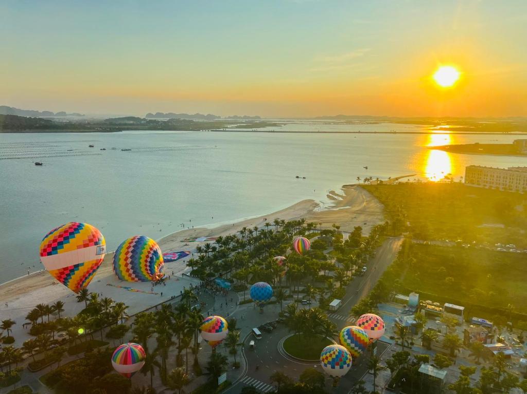 Modern Apartment Beachfront at Ha Long Bay