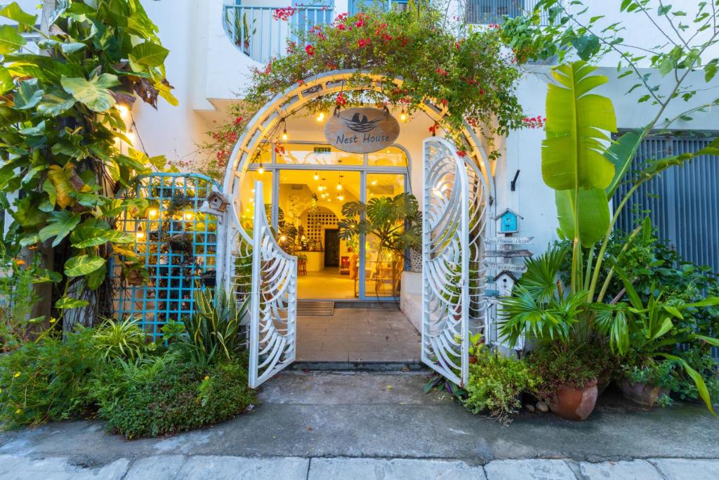 Nest House Homestay