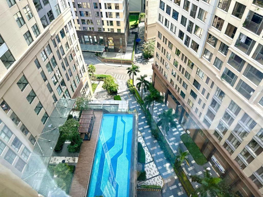 NEW Luxury 2 Bedroom Saigon Royal Condo 4 pax , Near District 1,Vietnam AP13