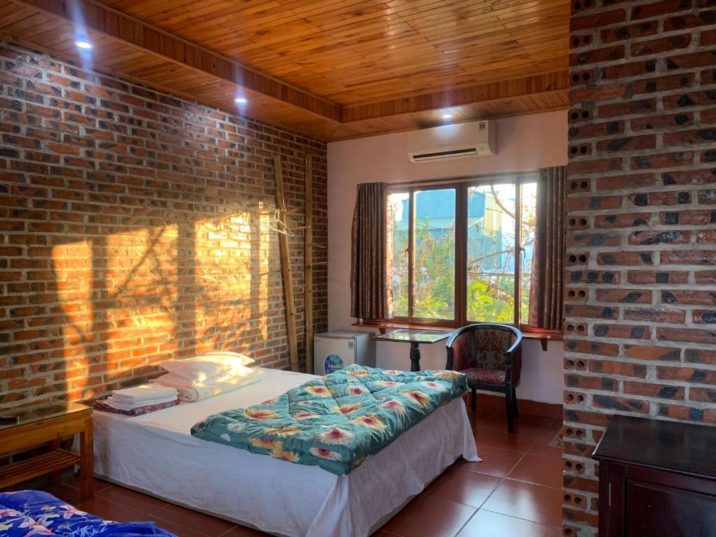 Hồ Núi Đính Hotel