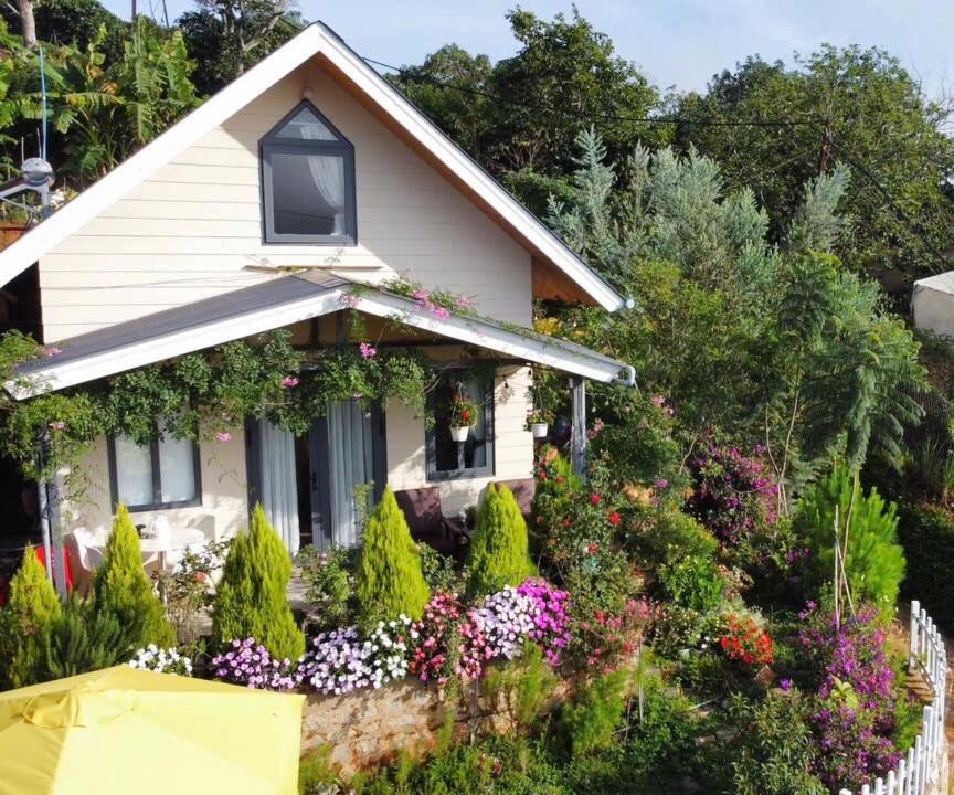 Nhà Hoa Nắng Homestay Cầu Đất Đà Lạt