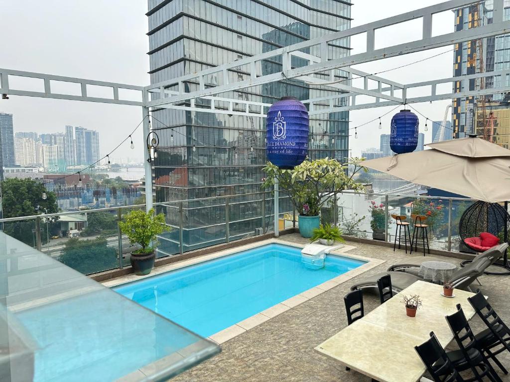 Nicecy Hotel - 8B Lê Thánh Tôn