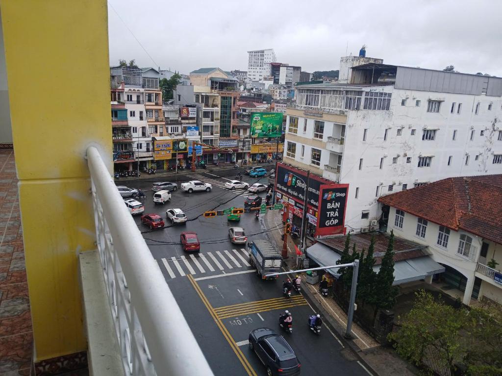 Ở mô Dalat - Hướng Dương Hotel
