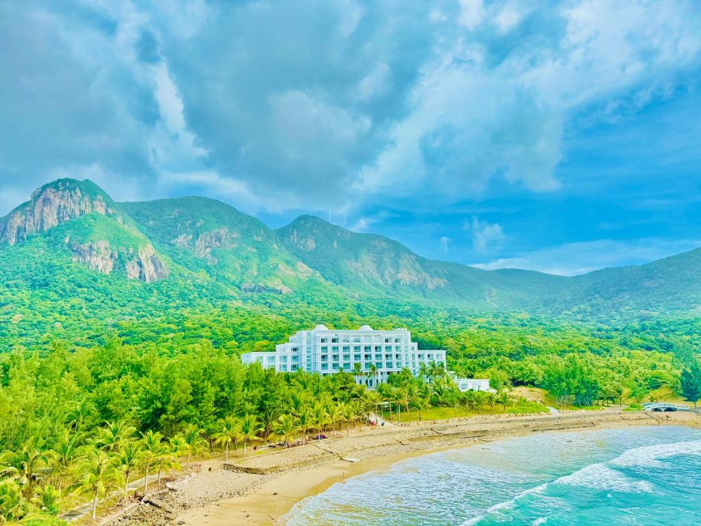 Orson Hotel & Resort Con Dao