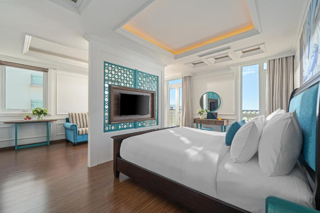 Paracel Beach Hotel