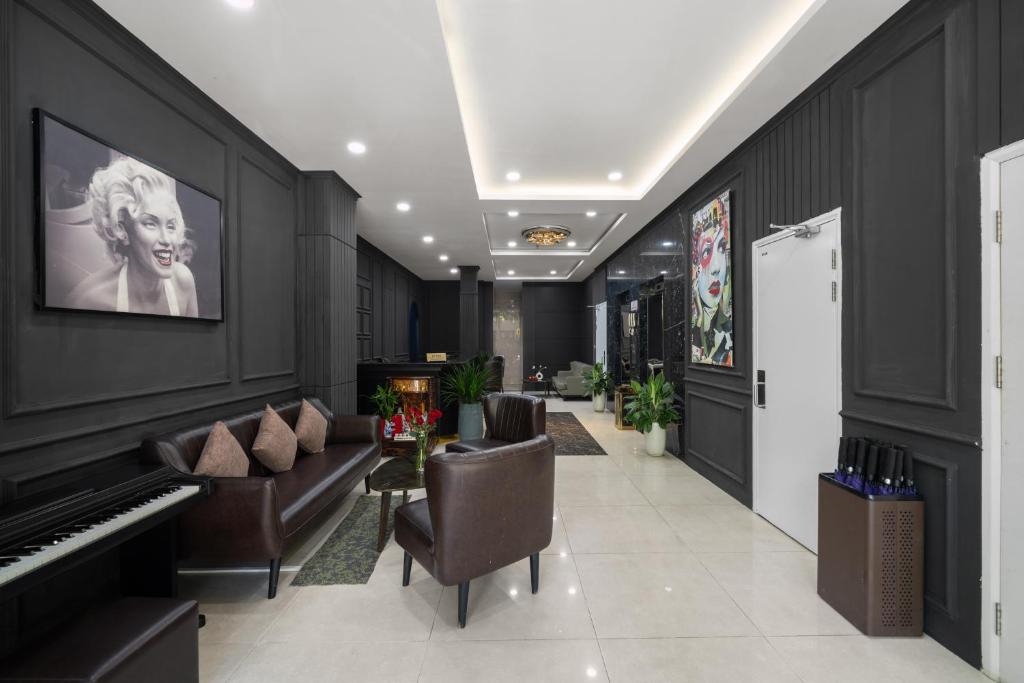 Platinum Orchid Hotel