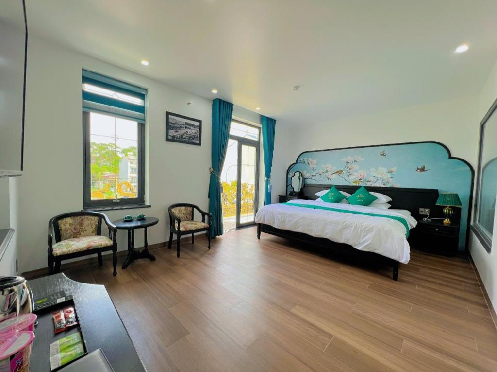 Q Villa Hotel