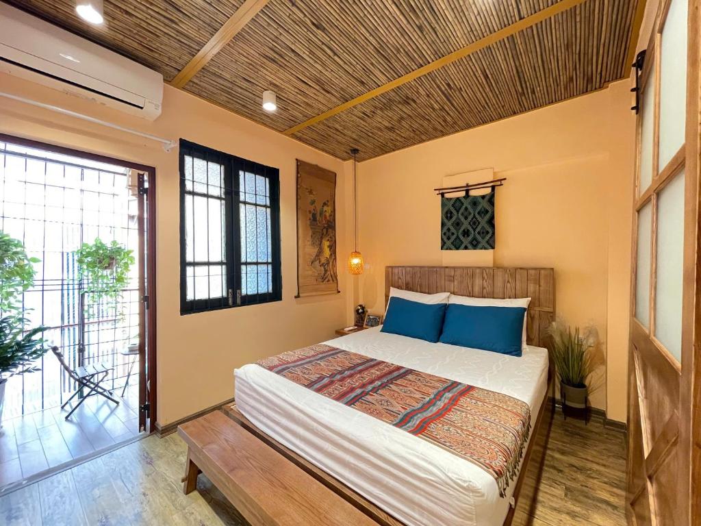 Quiet Private Apartment, 5' to Hoan Kiem Lake, 2 Balconies, 1 Bedroom, Free WIFI - NETFLIX, Zeit Home 506
