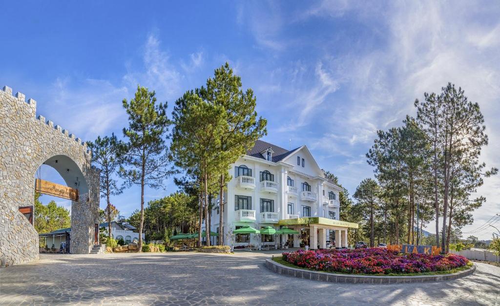 Kim Resort - Khu Nghĩ Dưỡng Rừng Lá Kim