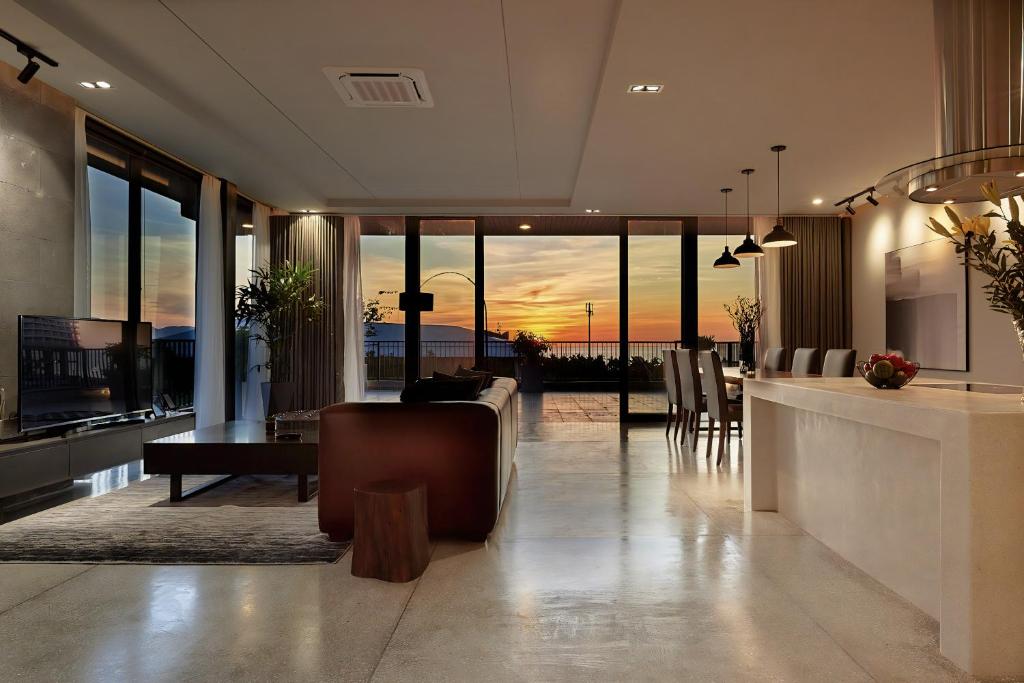 The Sense Apartment - Modern, Near My An Beach