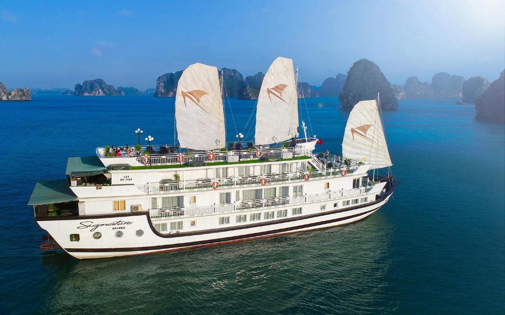 Signature Royal Halong Cruise