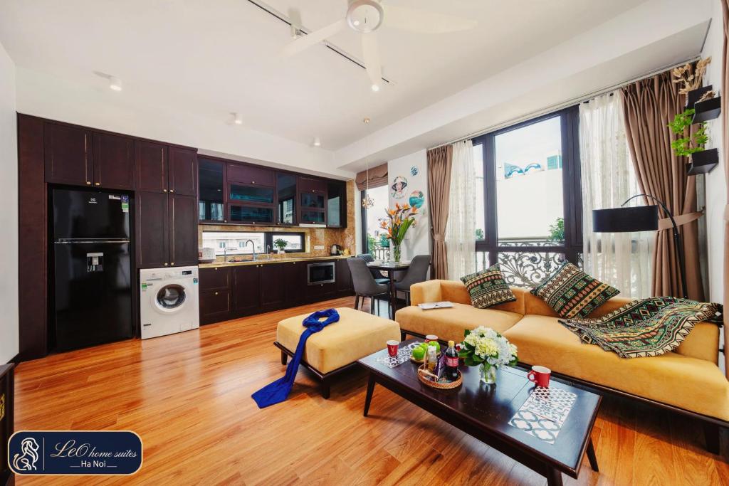 Home suites -Natural light -Projector -Spacious - 2BR incenter