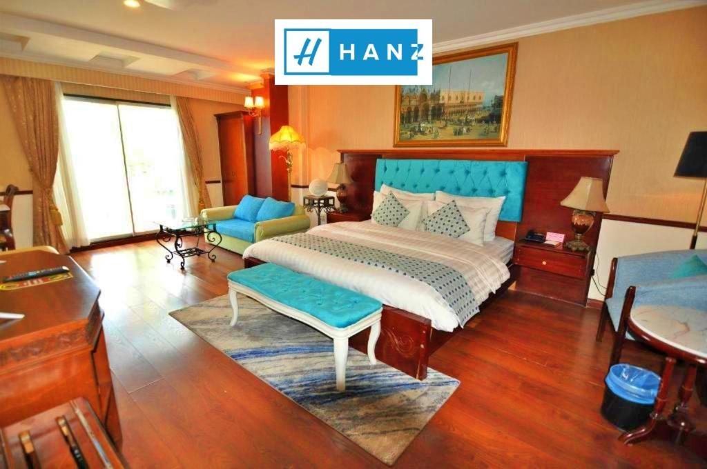 HANZ 823 Sunflower Hotel