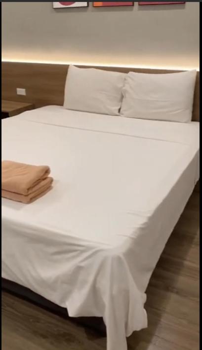 Sunny Hotel