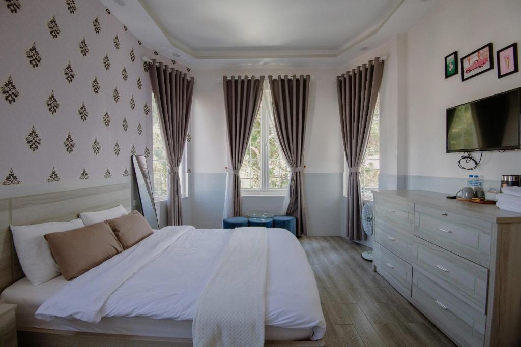 COZY VILLA - by The Cozy Stay