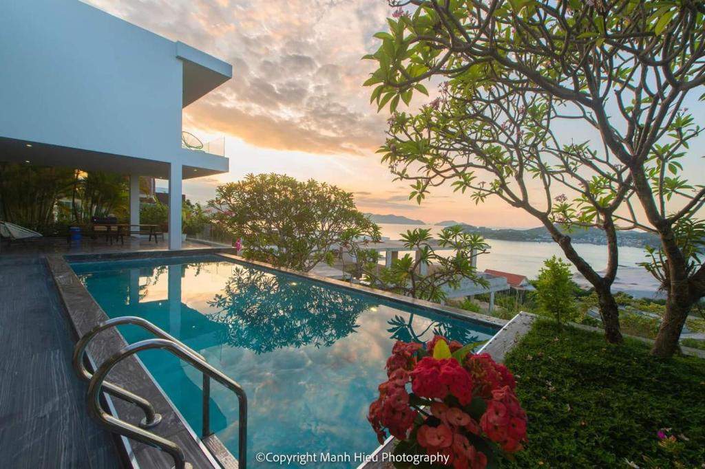 The Oceanfront Nha Trang Anh Nguyen