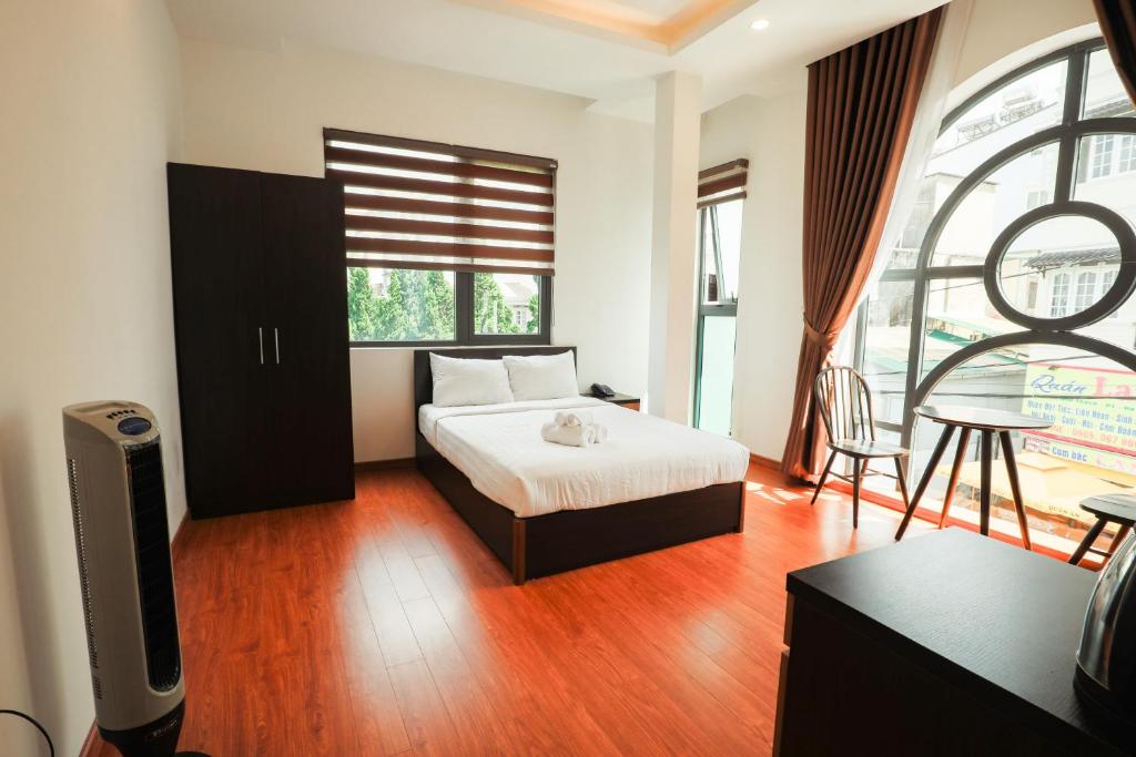 TTR Midtown View Hotel
