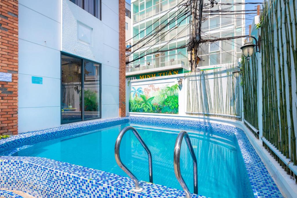 Villa Hồ Bơi Đi Bộ 100 Met Ra Bãi Tắm - 45/5 TV
