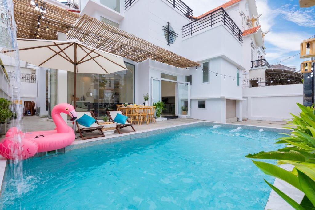 Villa C8 Hồ Bơi Mới Khai Trương Check In Cổng Hoa Giấy